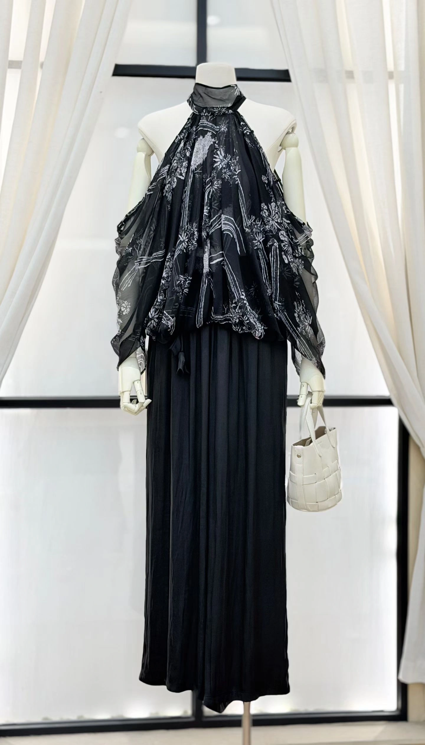 Black front detail