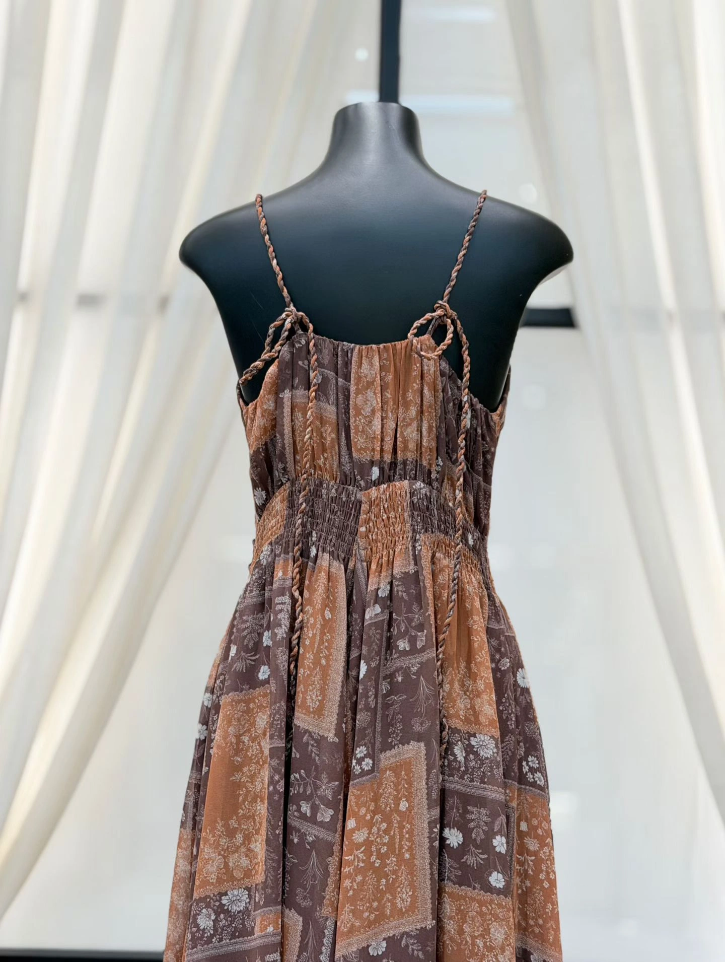 Bronze Brown-back details_