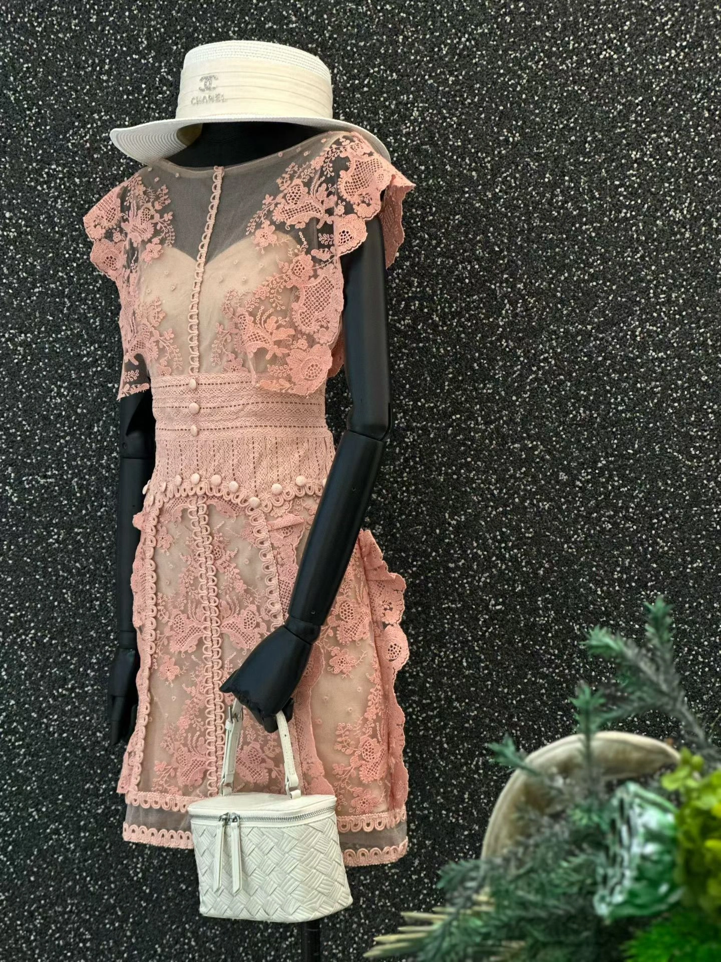 Pink-side detail